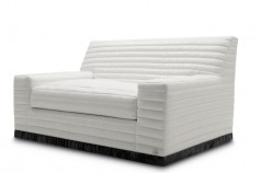 moncler-sit-on-my-doudoune-636x424